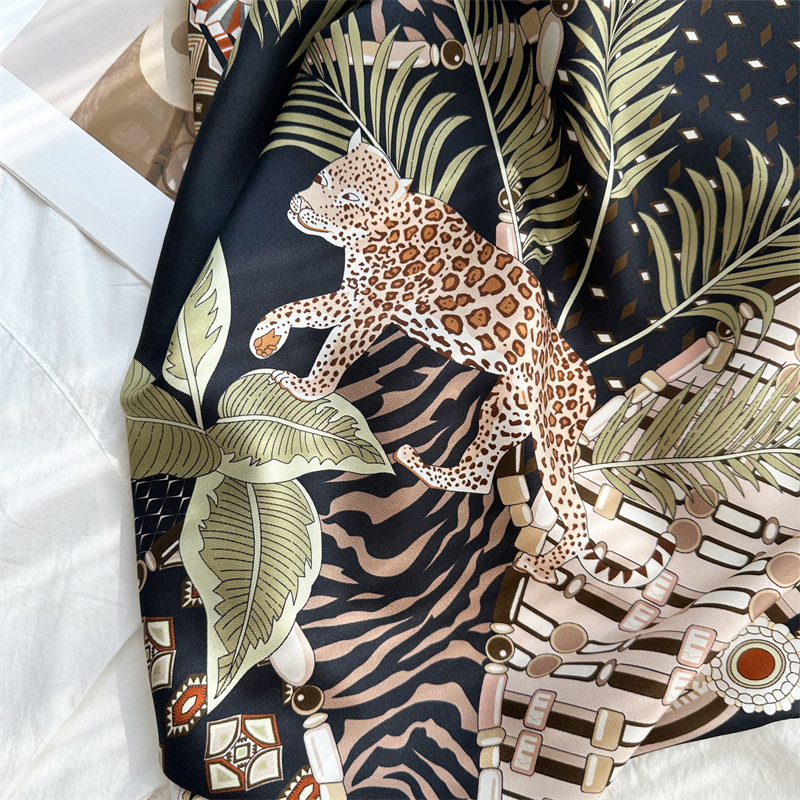 Twill Silk Scarf 90CM Brand Lu - Women Accessories Brands recension och pris