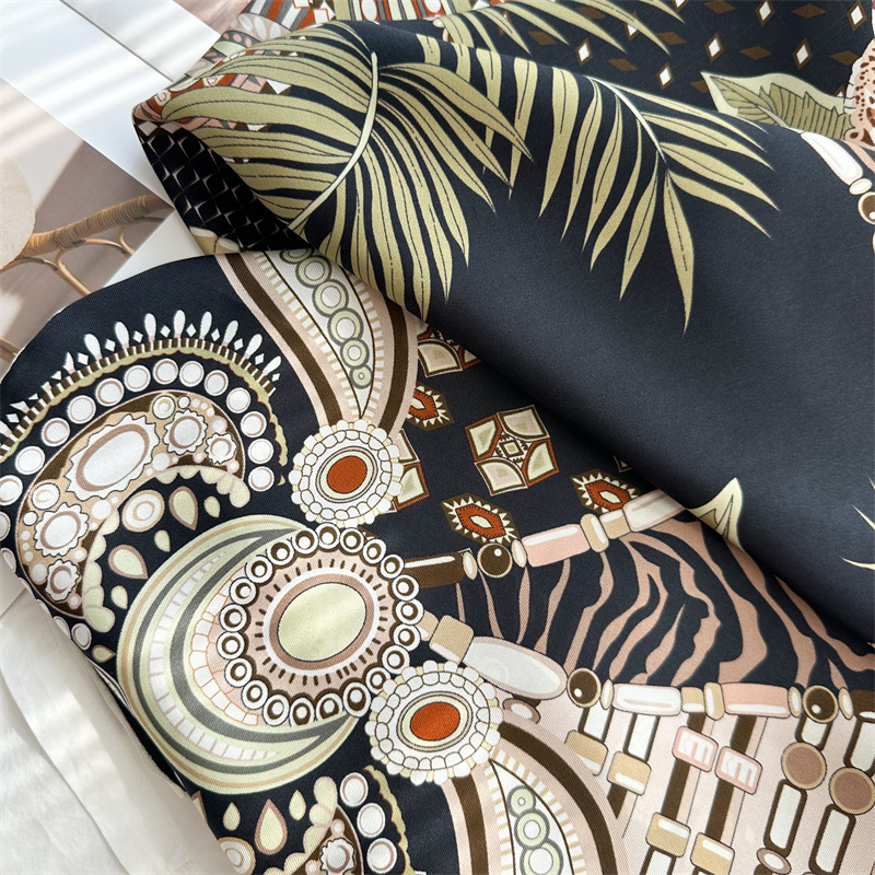 Twill Silk Scarf 90CM Brand Lu - Women Accessories Brands recension och pris